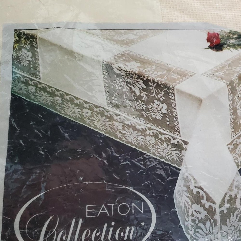 Vintage Lace Tablecloth NWT
